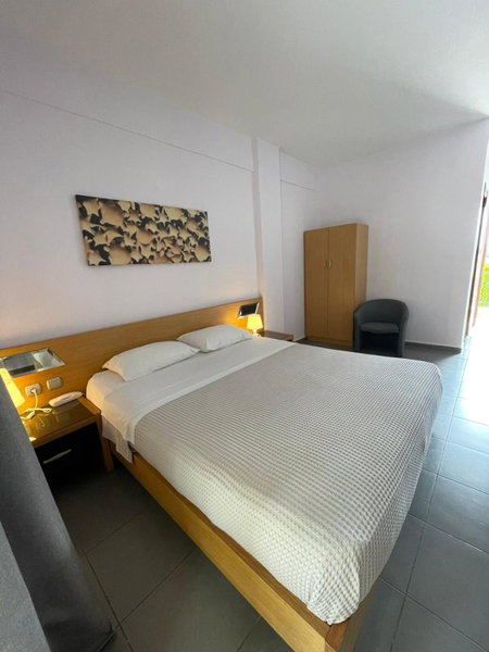 Αφροδίτη Hotel, Néon Rýsion, Grecia