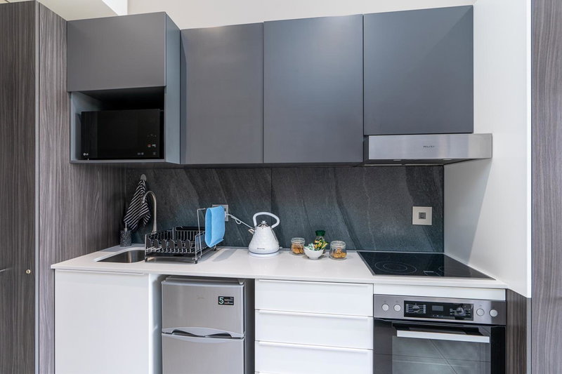 Top Floor Menlyn Maine studio apartment with Stunning Views & No Load Shedding, Pretoria, Südafrika