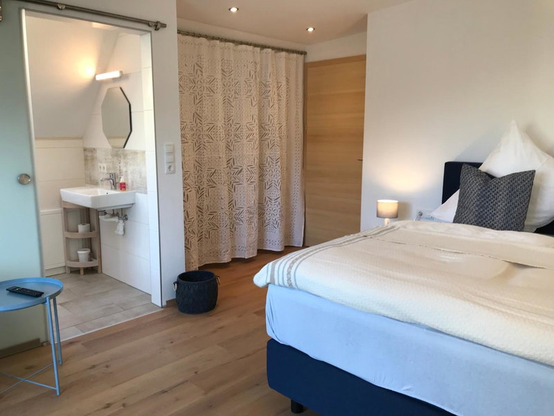 Posthof Apart . Zimmer, Zirl, Austria