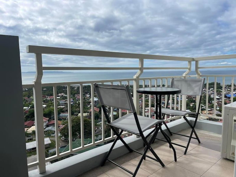 Verdon Parc Davao City with Balcony by darpm, Davao City, Филиппины