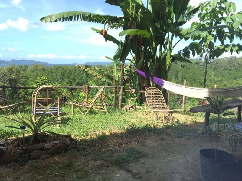 Jungle bar Resto & Cottages, Port Barton, Filipinas