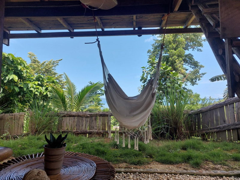 Jungle bar Resto & Cottages, Port Barton, Filipinas