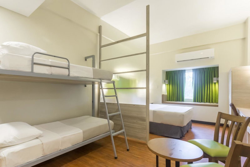 Microtel Inn & Suites by Wyndham San Fernando, San Fernando, Филиппины