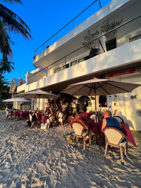 Sundown Resort & Austrian Pension House, Boracay, Filipinas