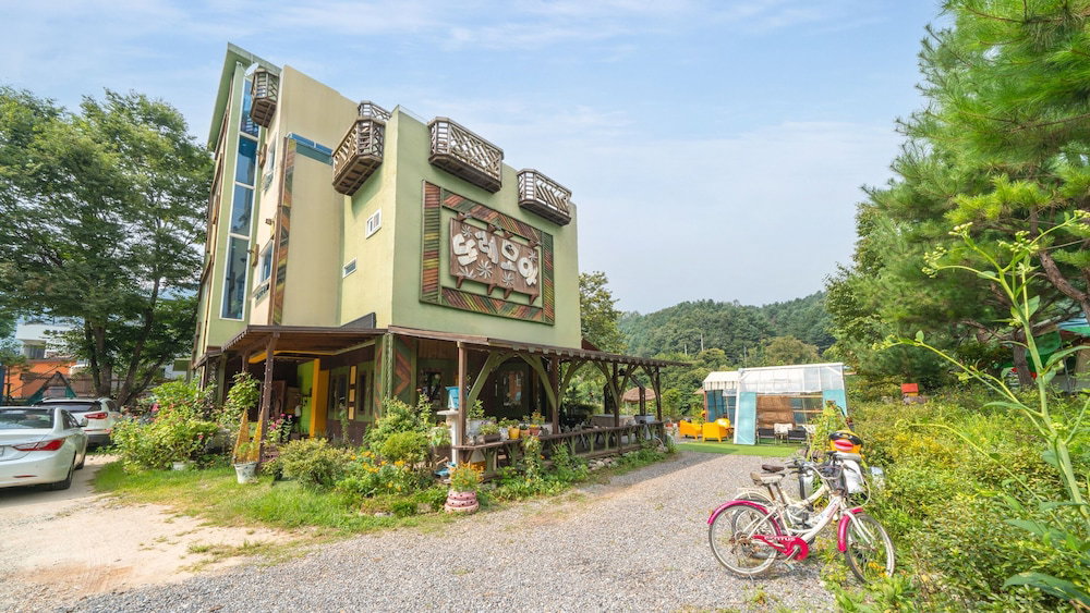 Hotel · Gapyeong Tremore Pension, Gapyeong