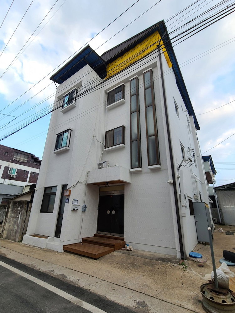 YeoU, 대한민국
