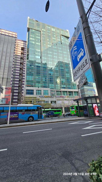 Hongdae Residence-2 1min from Hongik Uni station Exit #1, Seoul, South Korea
