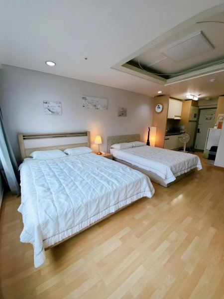 Hongdae Residence-2 1min from Hongik Uni station Exit #1, Seoul, South Korea