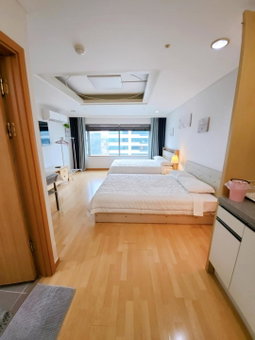 Hongdae Residence-2 1min from Hongik Uni station Exit #1, Seoul, South Korea