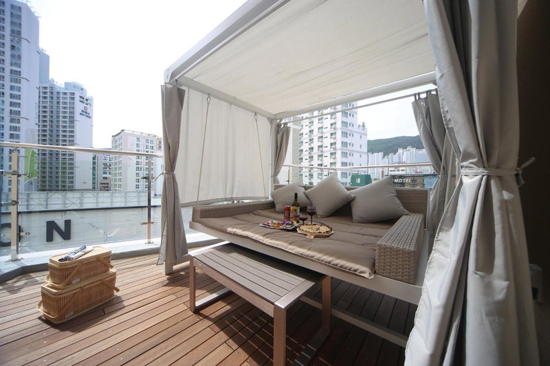 Dongnae Hound Hotel Sajik Minam Station, Busan, 대한민국