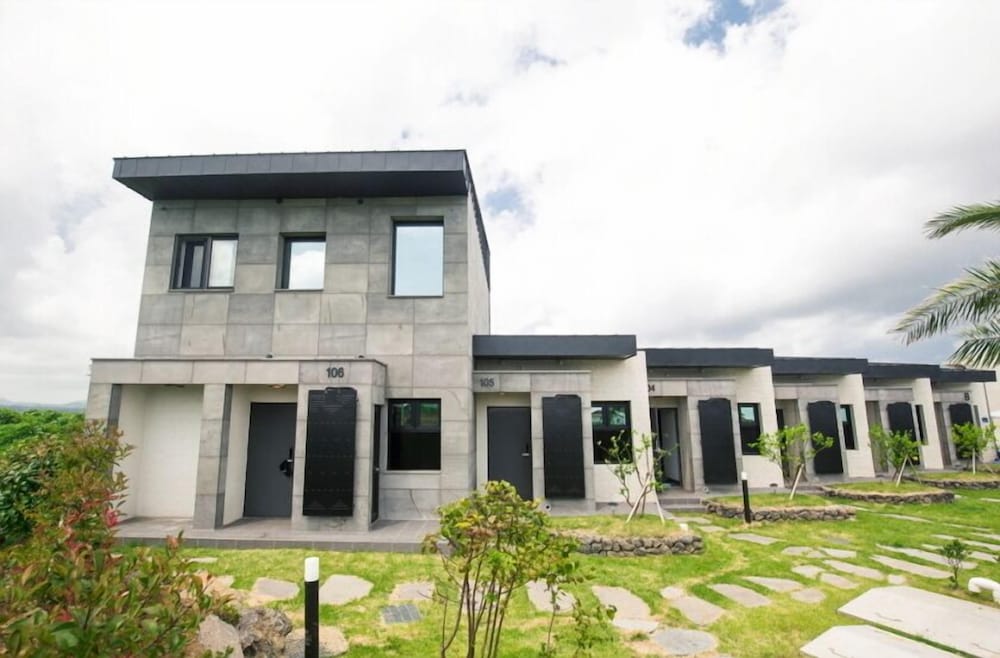 Hotel · Christmas Resort, Jeju City