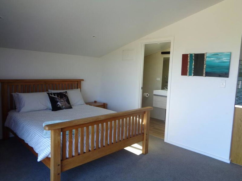 Ruby Bay Loft Accommodation, Nelson, New Zealand