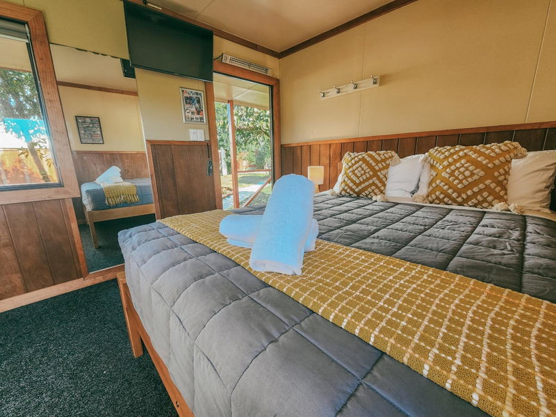 Lake Mahinapua Hotel, Ruatapu, New Zealand