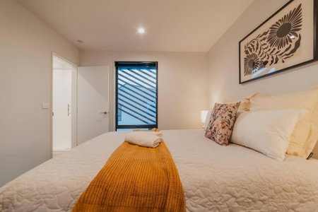Triple Treat on Fitzgerald - Your 3-BR Getaway, Christchurch, New Zealand
