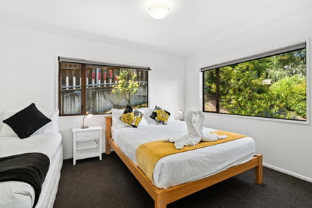 Town Centre Location with Stunning View - Unit 8, Queenstown, New Zealand