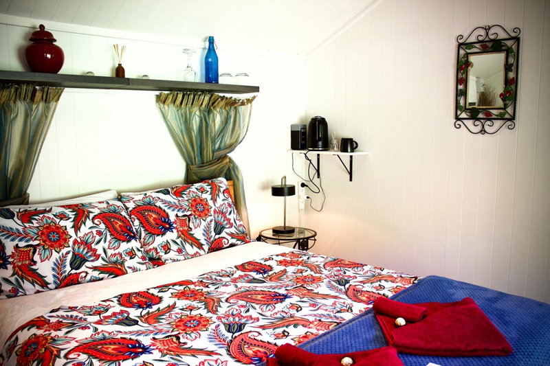 Quirky Woods - Glamping Cabins at Maketu, Maketu, New Zealand