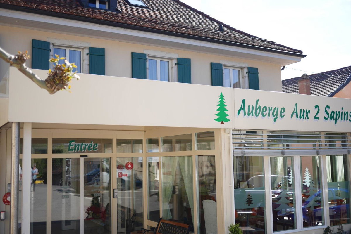 Отель · Auberge Aux Deux Sapins, Montricher