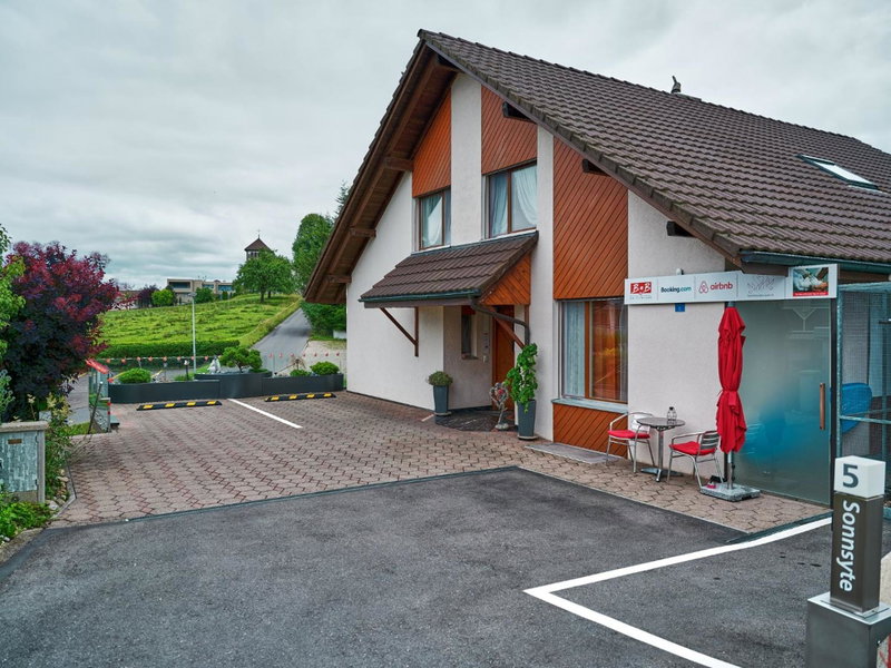 Ruhige Zimmer im Grünen und Studio im Naherholungsgebiet, Sigigen, Швейцария