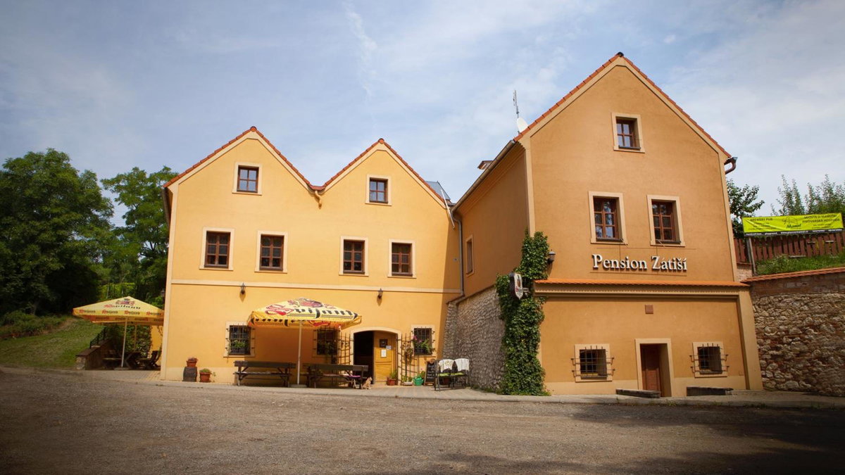 Hotel · Penzion Zatisi, Breclav