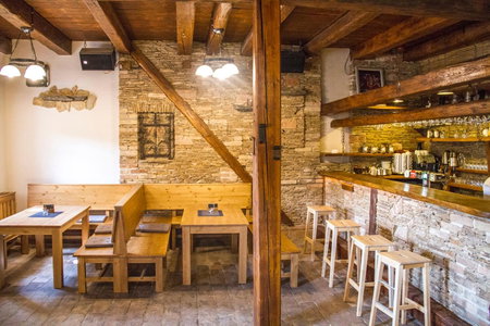 Restaurace & Penzion U Tří Jasanů, Znojmo, Czechia