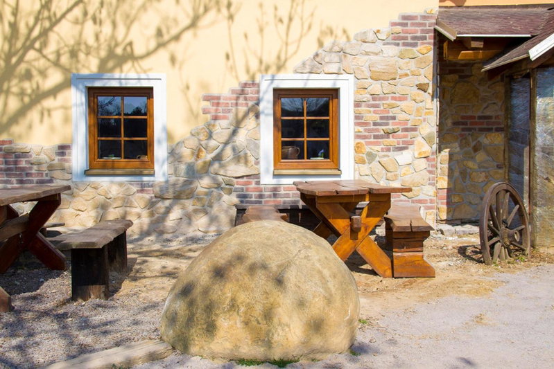 Restaurace & Penzion U Tří Jasanů, Znojmo, Czechia