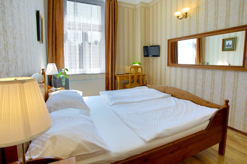 Hotel Štekl - Hrubá Skála, Jicin, Czechia