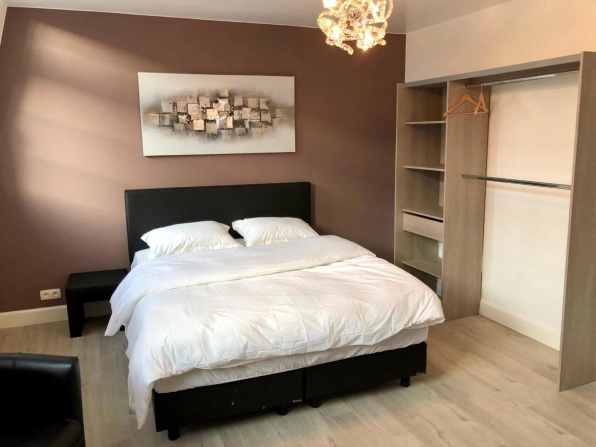 Hotel · Inga, Ieper