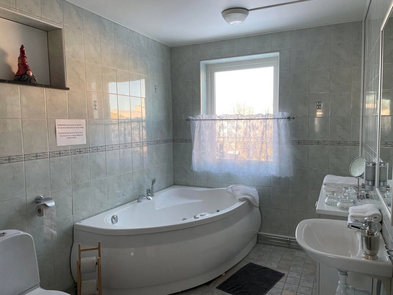 Brålanda Hotell & Vandrarhem - Hostel, Vaenersborg, Sweden