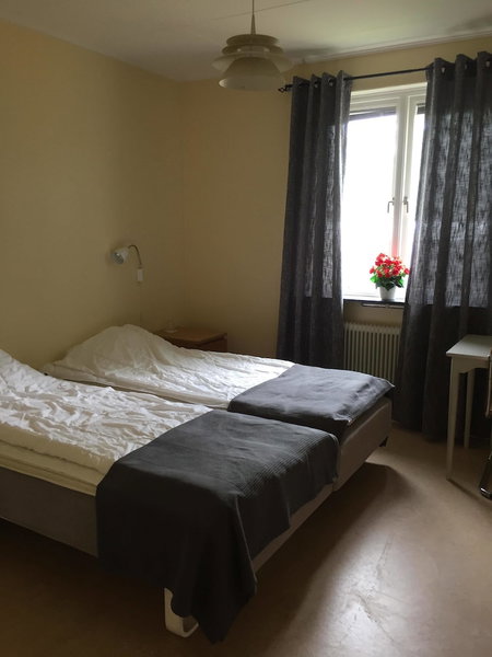 Brålanda Hotell & Vandrarhem - Hostel, Vaenersborg, Sweden