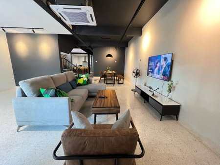 Galaria 4BR 17Pax NearTC, DinosaurLand, PS4, Netflix, Kuantan, Malaysia