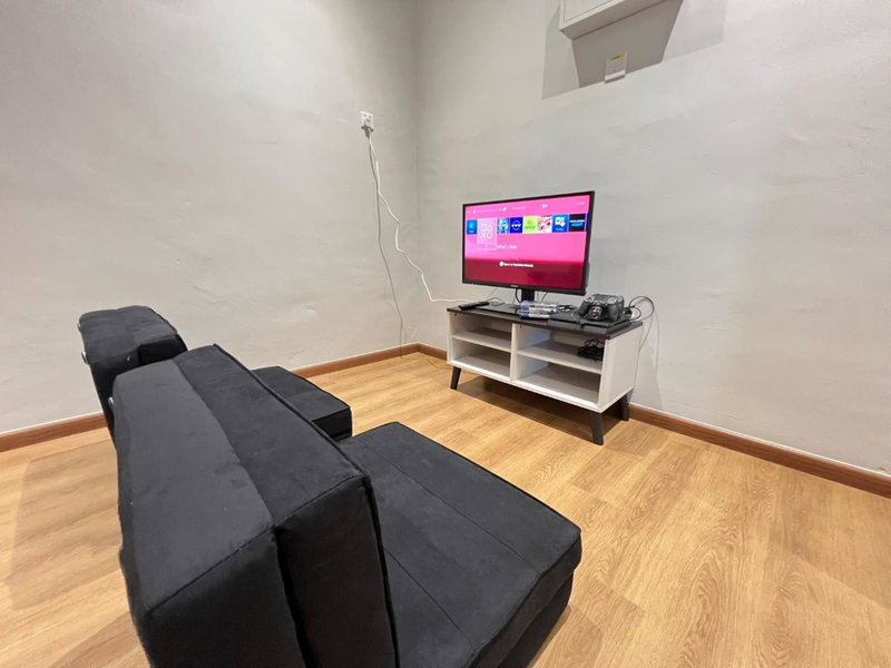 Galaria 4BR 17Pax NearTC, DinosaurLand, PS4, Netflix, Kuantan, Malaysia