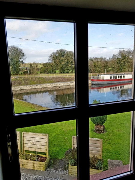 Nanny Quinn's Apartment, An Muileann gCearr, Ireland