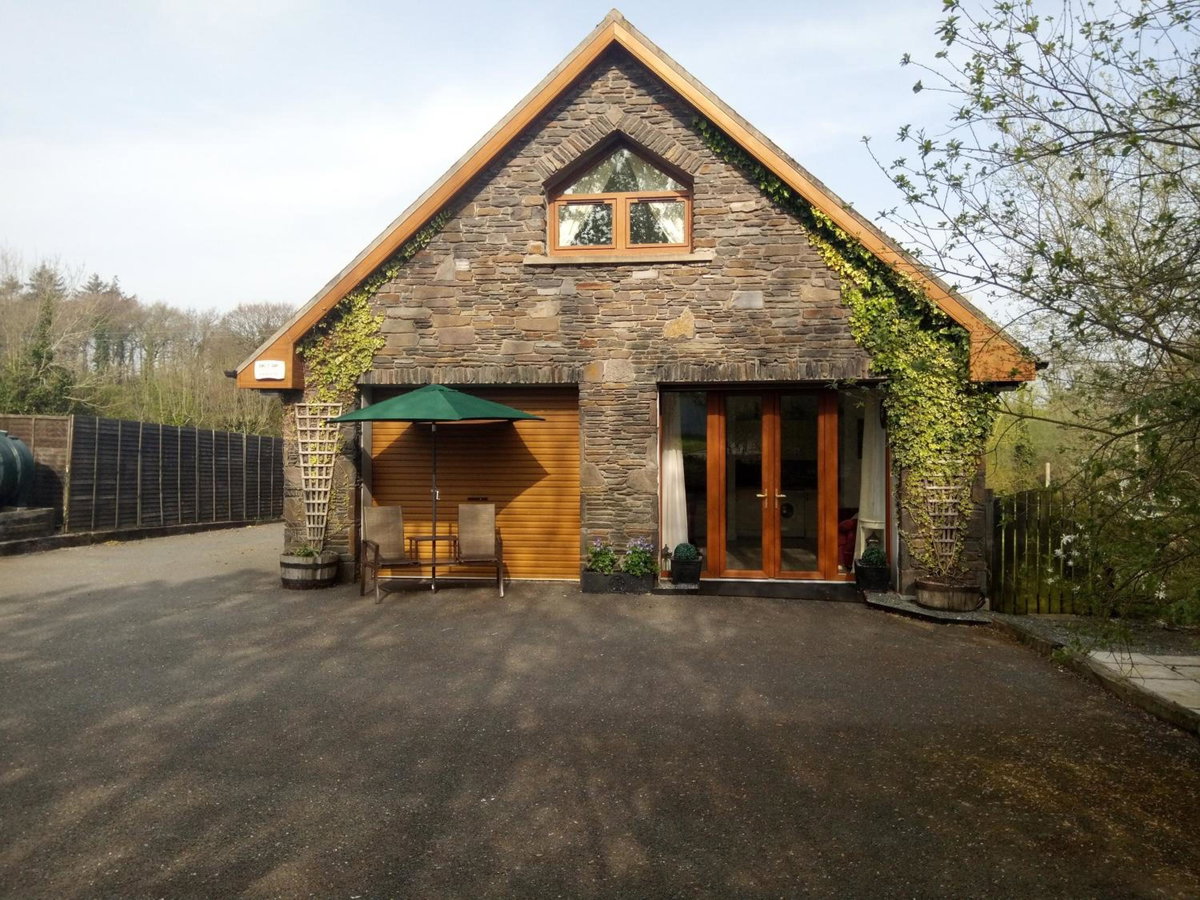 Hotel · A Beautiful countryside apartment on killarney Road, Mallow