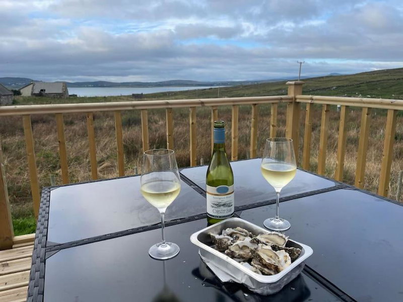 Donegal Beach Cottage with Sea Views & Internet TV, sleeps six, Lettermacaward, Ireland
