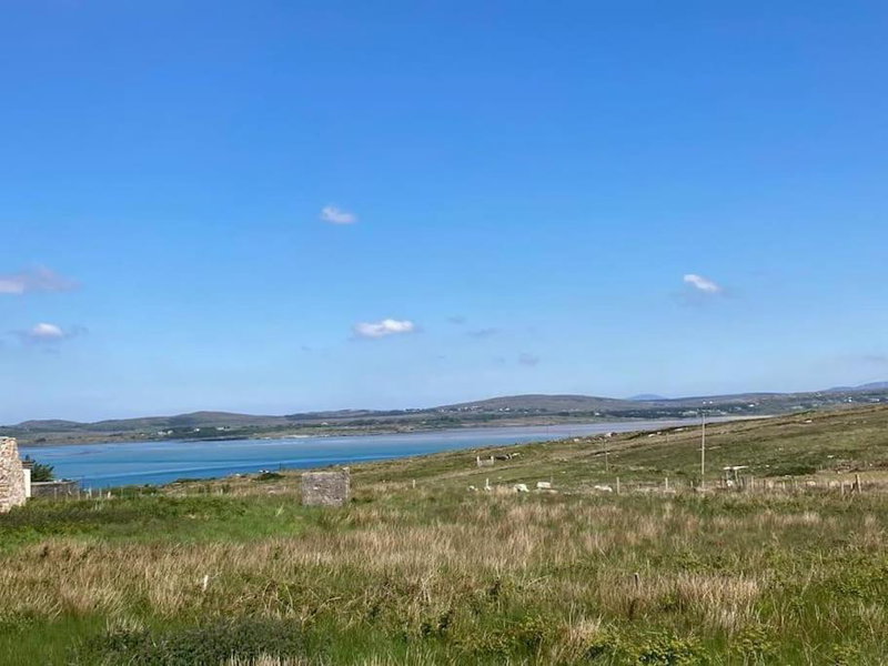 Donegal Beach Cottage with Sea Views & Internet TV, sleeps six, Lettermacaward, Ireland