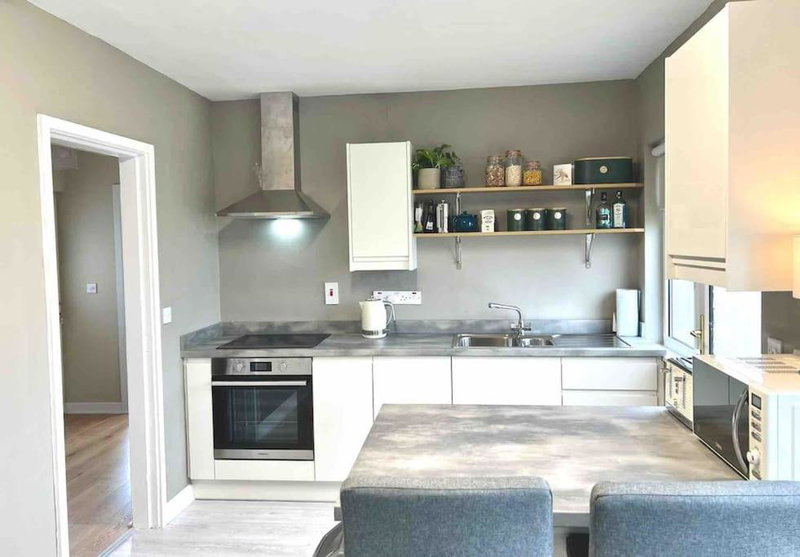Donegal Beach Cottage with Sea Views & Internet TV, sleeps six, Lettermacaward, Ireland