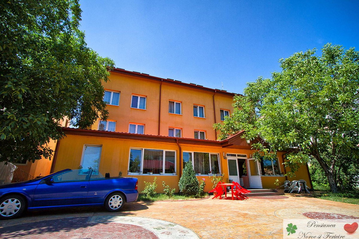 Hotel · Noroc si Fericire, Târgu-Mureş