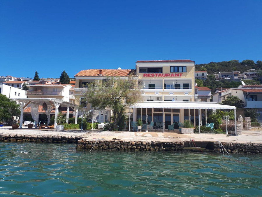 Apartments Antonio, Tisno, Хорватия