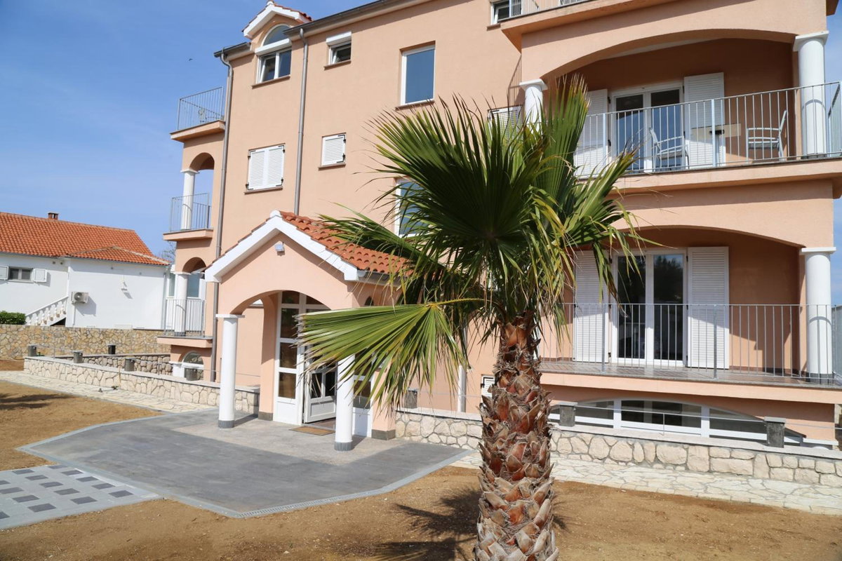 Отель · mk apartments nin, Vrsi