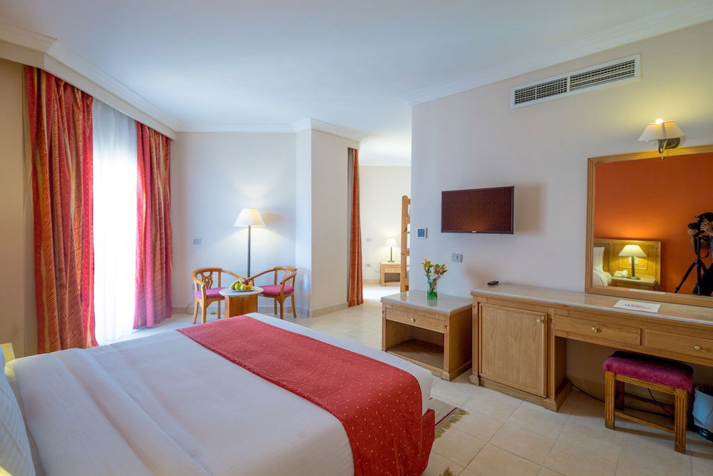 Hawaii Riviera Aqua Park Resort - Caters to Couples, Египет