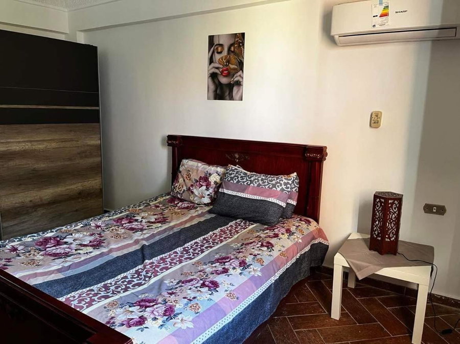 White Family Villa - Private Pool - AC - Very Big Garden - 5 bedrooms - 5- Min Walk to Beach, Alexandria, Egipto