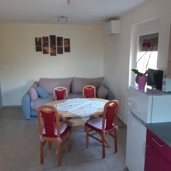 APARTMA in SOBE PILIH, Vipava, Slovénie