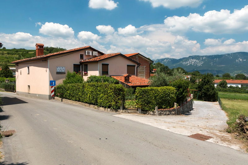 APARTMA in SOBE PILIH, Vipava, Slovénie