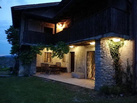 Karst Stone Cottage, Štanjel, Словения
