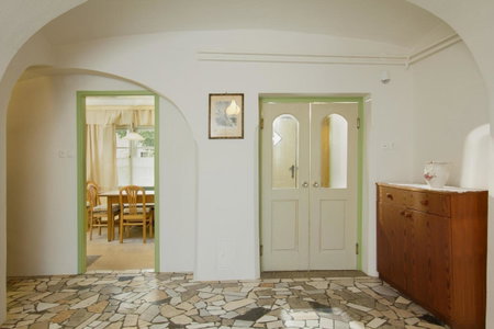 House, Garden and a Green Cat, Bled, Slovénie
