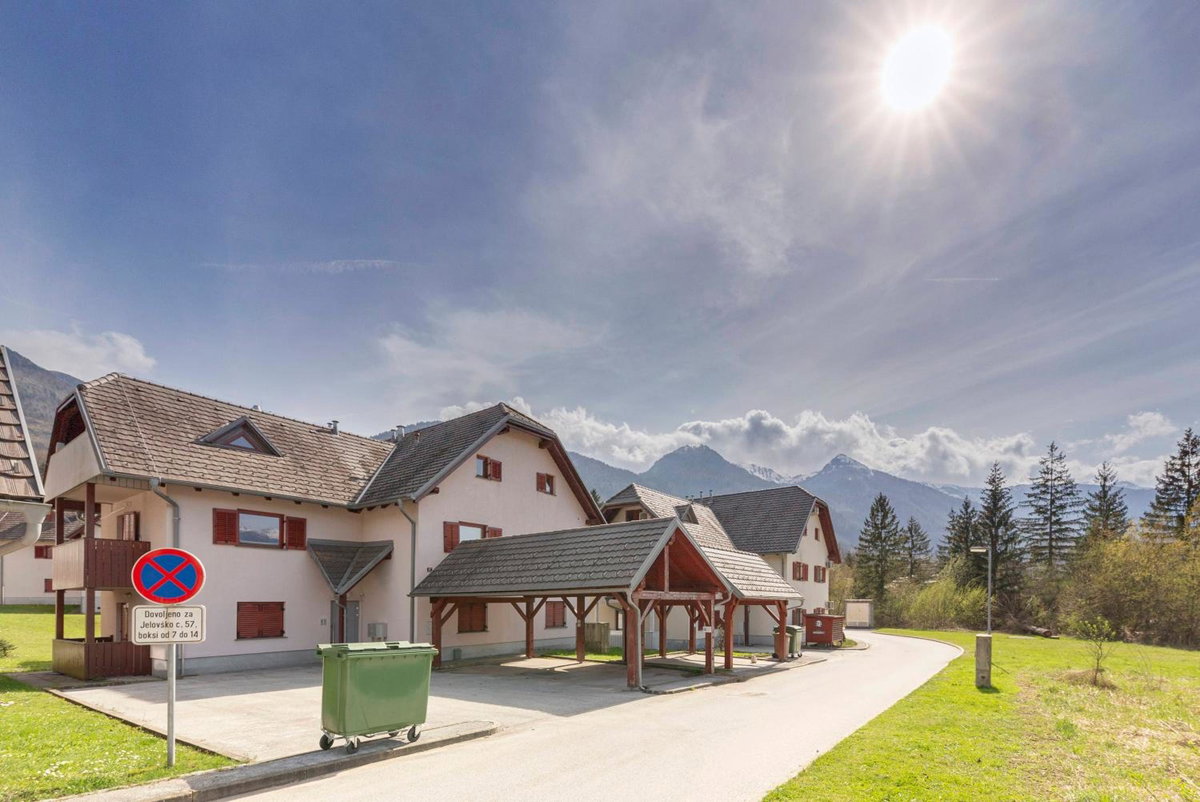 Timber Apartment, Slovénie
