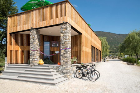 Mobilehouse & Camping Lijak, Šempas, Eslovenia