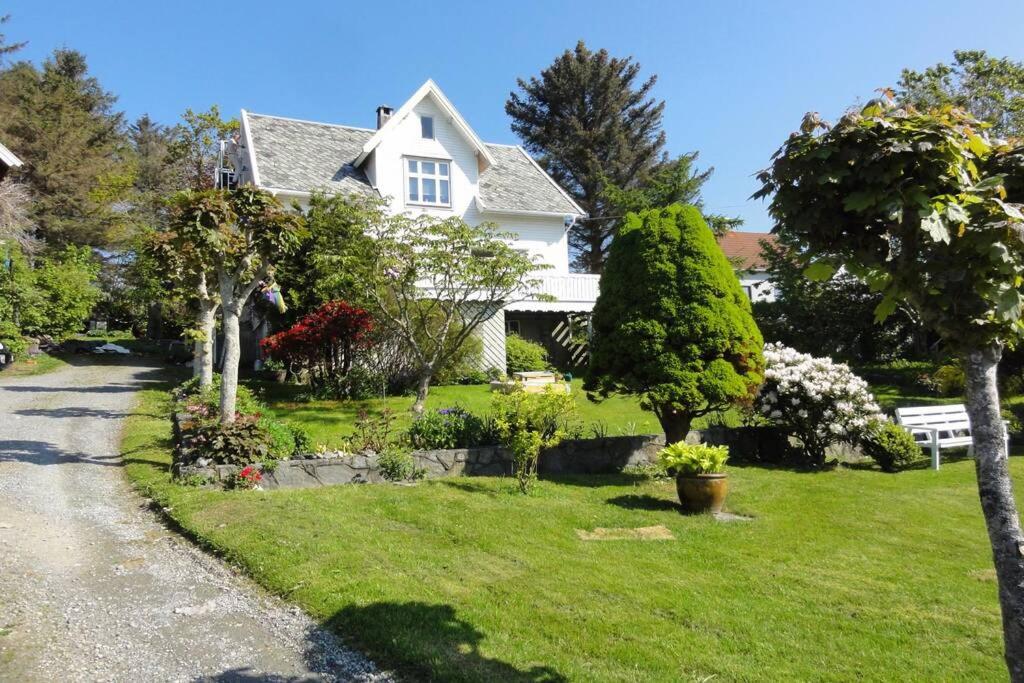Hotel · Charming flat in cosy farmhouse, Skudeneshavn
