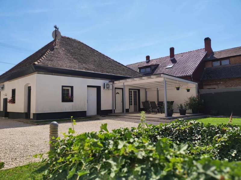 Rókafalvi Vendégház, Fertőd, Hungría