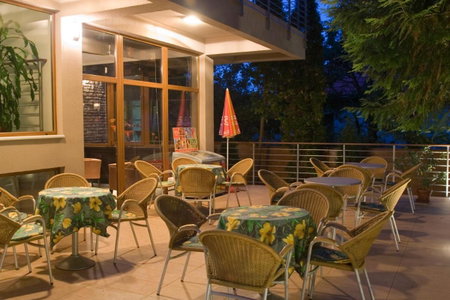 Hotel Villa Pax, Balatonalmádi, Ungarn